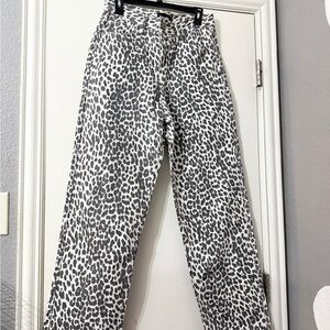 RSQ White and Gray Leopard Print High-Waist Pants